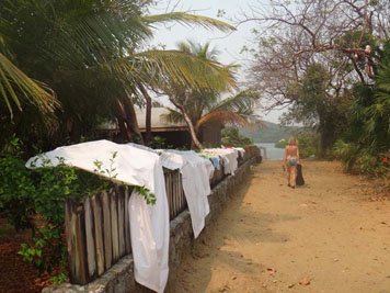 Roatan walking to the lagoon